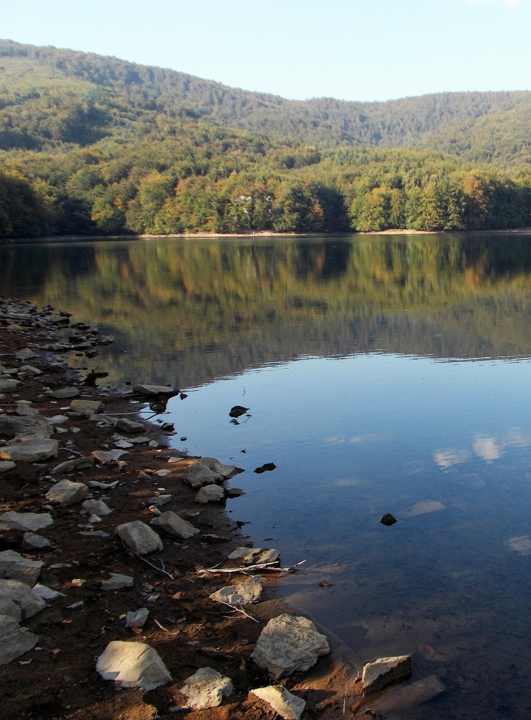 2436295-lake-2092307_1920%20-%20Edited.jpg
